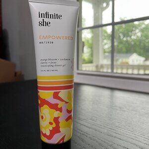 Infinite She Empowered Shower Gel - New
